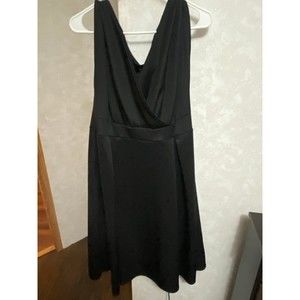 Black boohoo dress NWT